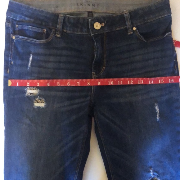 White House Black Market "The Skinny" Distressed Jeans - Size 6 - Picture 8 of 10